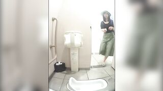 公園トイレ　お姉さんおばさんうんこ voyeur jp