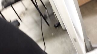 超美人！ダ○キンのお姉さんを再び現場、逆さ撮り。 voyeur jp 170526