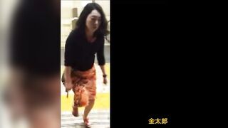 逆さ撮り 撮影の瞬間103生尻 tバック2名分 アラサー人妻さん アラフォーお姉さまのエッチなスカート内激写 voyeur jp 03