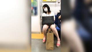 期間限定顏出し 見た目は清楚な美人お姉さんの爆睡エロパン voyeur jp