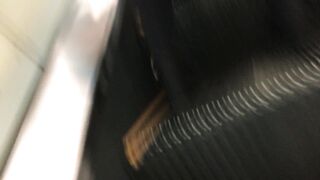 スマホで逆さ撮り28 仕事帰りのol 完全防備の隙を突いて盗撮 黒ストロングスカート 素人盗撮 voyeur jp