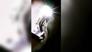 激やば盗撮バレ カメラ目線 しかしこれは誘っているのか 店員さん逆さ撮り voyeur jp