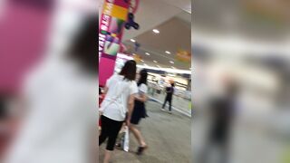 ２人のお姉さんの逆さパンチラ動画 静止画 おまけ付き ０６１ voyeur jp 03