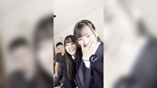 ④衝撃動画 自宅ベッドにjk2人がオジサン連れ込んで3pしてた 妹シリーズ最終回 voyeur jp