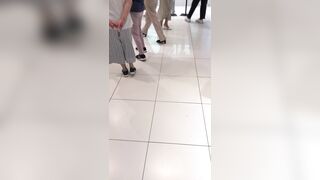 お尻の割れ目丸わかりのsss級美女 voyeur jp