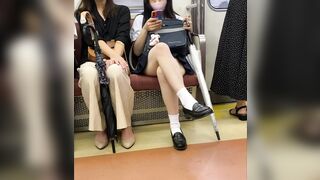ヤバ食い込み 電車対面jk 撮影バレ voyeur jp