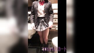 困り顔な娘とのsex トイレ編 voyeur jp