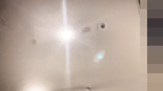 彼氏のプレゼントを選ぶむっちりお尻の女の子 voyeur jp