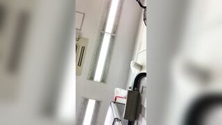明日奈ちゃん② 同じ部署の後輩olのパンチラ 社内逆さ撮り voyeur jp