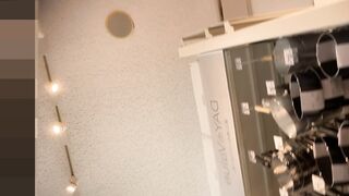 見た目は幼くお尻は大人の女の子 voyeur jp