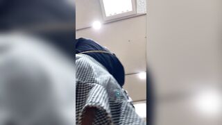 お姉さんの逆さパンチラ動画 ０２０ voyeur jp