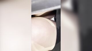 4kカラオケ店員パンチラ 4s級店員の激食い込みｔバックを何度も堪能させて貰っちゃいました voyeur jp