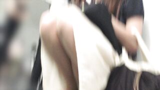 何故かしゃがんでパンツ丸見えになってしまう美人ol 音有り voyeur jp 02