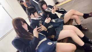 集団の青 めくれの赤 voyeur jp