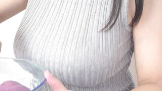 推定hカップのスライムおっぱい 知育動画 作ってあ そ ぼ 僕を救ってくれたのは隣の部署の激美女でした voyeur jp