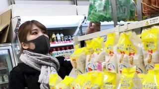 新作 買い物パンチラ逆さ撮り 接写 voyeur jp